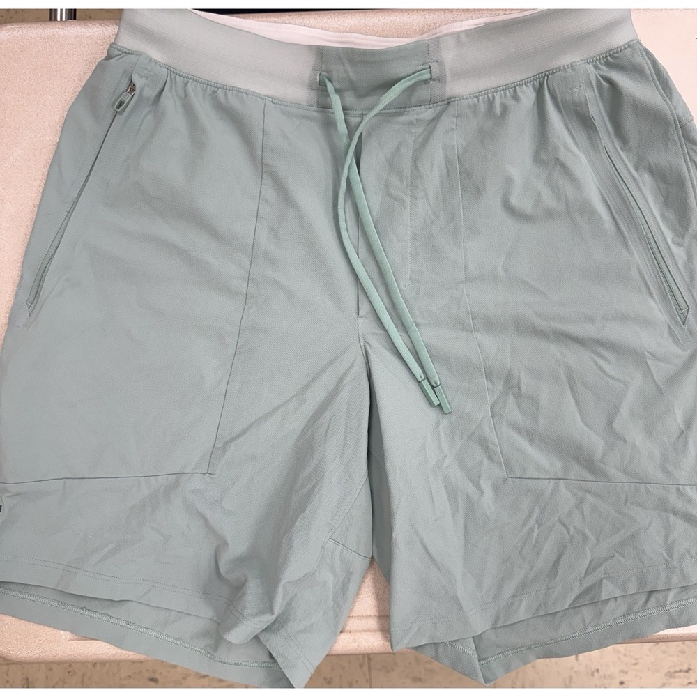 Lululemon Pace Breaker Shorts Mens M Light Green 7" Linerless Zip Pockets